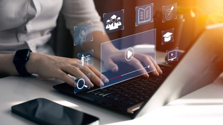 Read more about the article Key Features to Look for in the Best Learning Management System in India