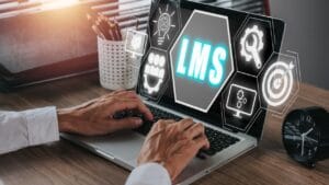 Read more about the article How to Choose the Best LMS for Multilingual, Distributed Teams