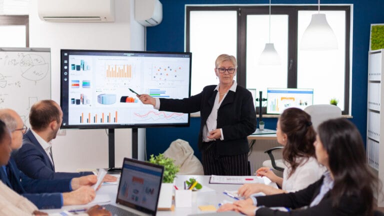 Read more about the article Examples of Blended Learning Strategies for Companies