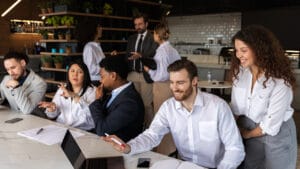 Read more about the article MANAGING HUMAN RESOURCE IN HOSPITALITY INDUSTRY