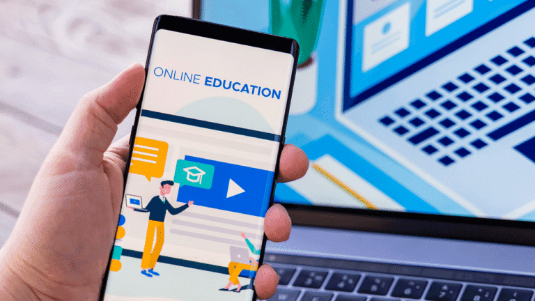 Read more about the article Mend your on-the-move sales rep knowledge with a one-stop mobile learning remedy