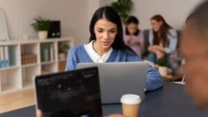 Read more about the article How Enterprise LMS Are Upskilling Frontline Employees Without Disrupting Operations