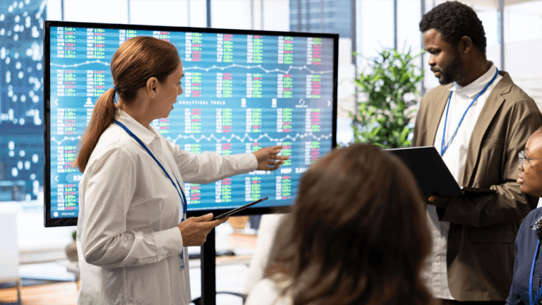 Read more about the article How AI-Powered LMS Personalizes Training for Bank Employees at Scale