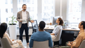 Read more about the article Why Visual Learning for Employees Is Replacing Traditional Workplace Learning
