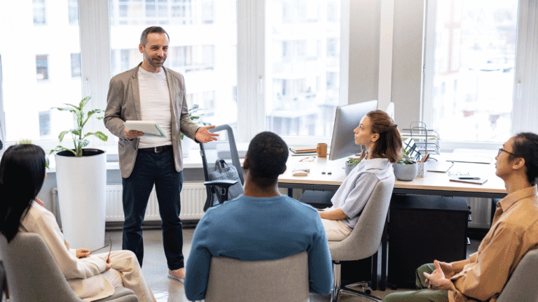 Read more about the article Why Visual Learning for Employees Is Replacing Traditional Workplace Learning